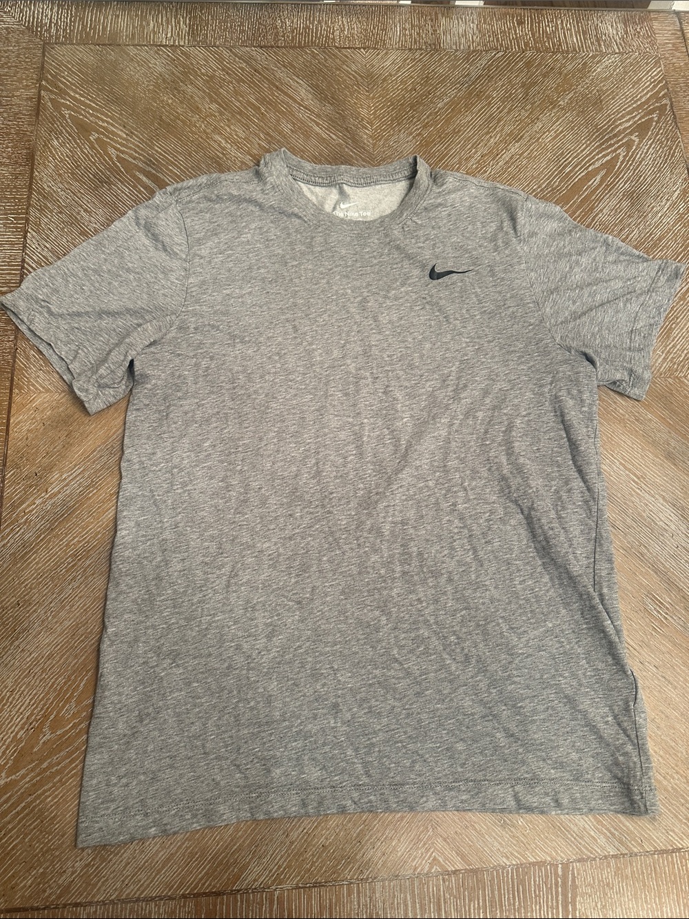 Nike Gray Men’s Short Sleeve Performance Tee